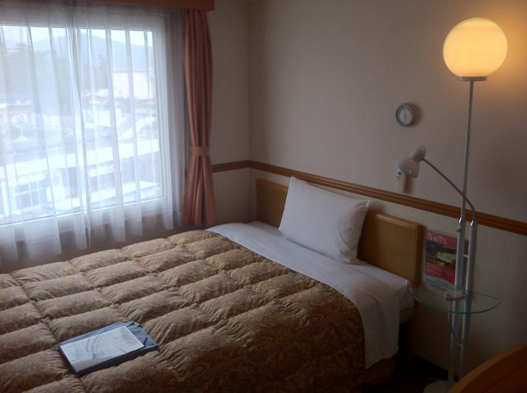 Toyoko Inn Higashi-Hiroshima Saijo Ekimae Esterno foto